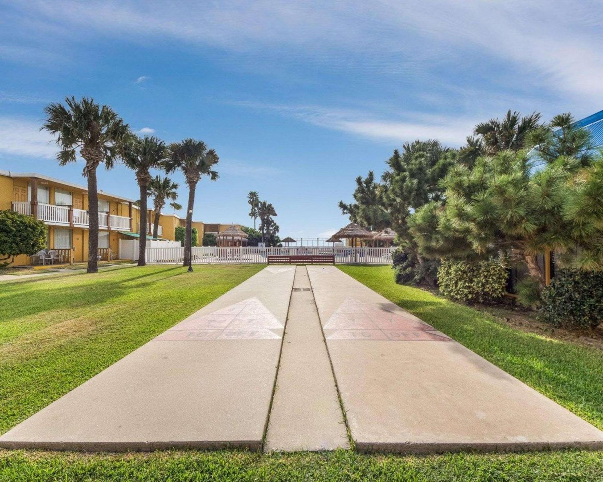 Quality Inn & Suites On The Beach Corpus Christi Exterior foto